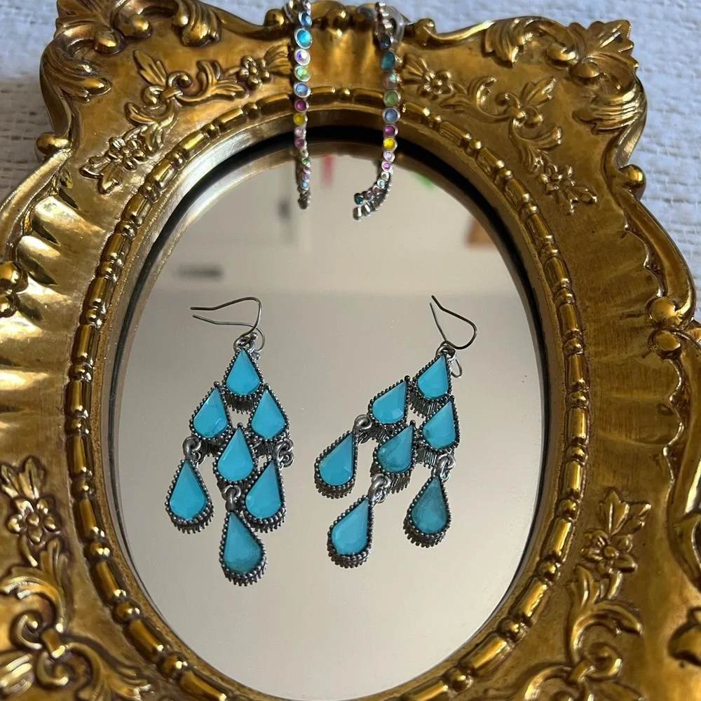 Vintage earrings bundle of 2 - Picture 2 of 7